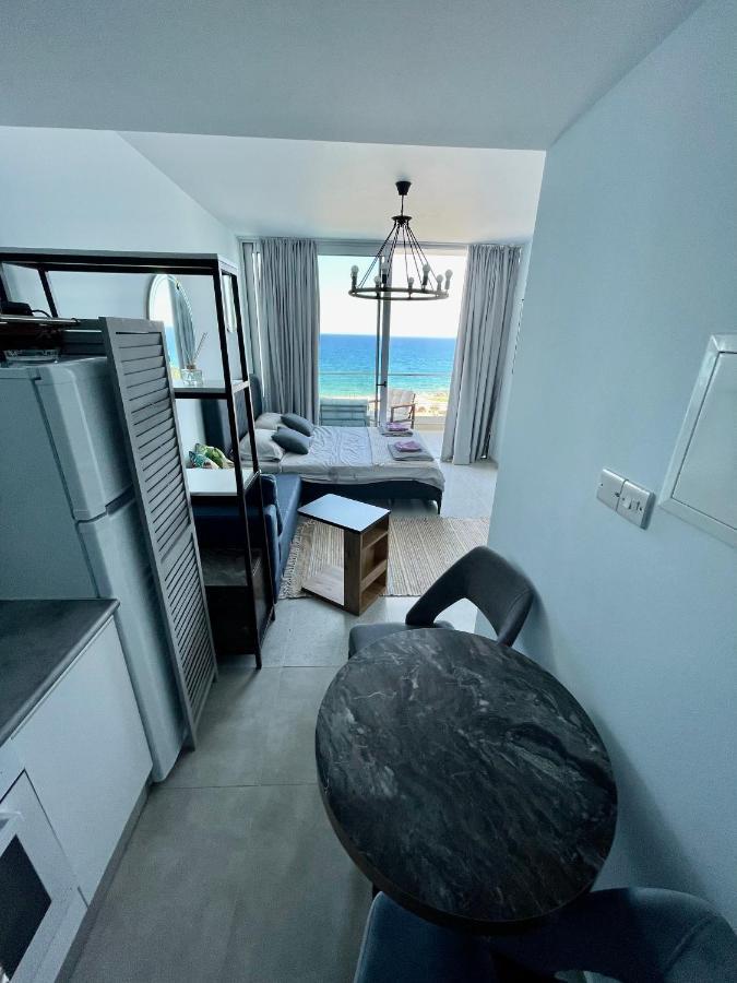 Sea View Suites By The Coast Фамагуста Экстерьер фото