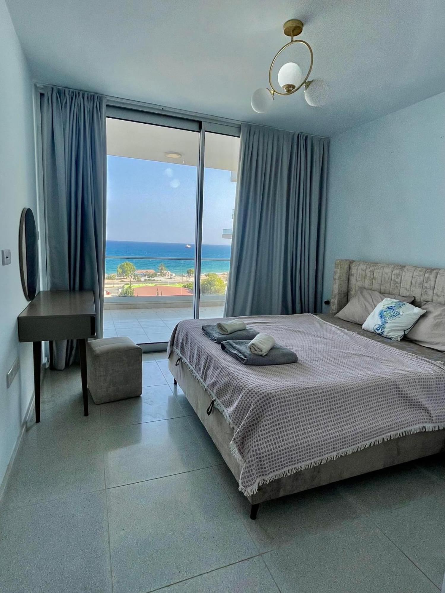 Sea View Suites By The Coast Фамагуста Экстерьер фото
