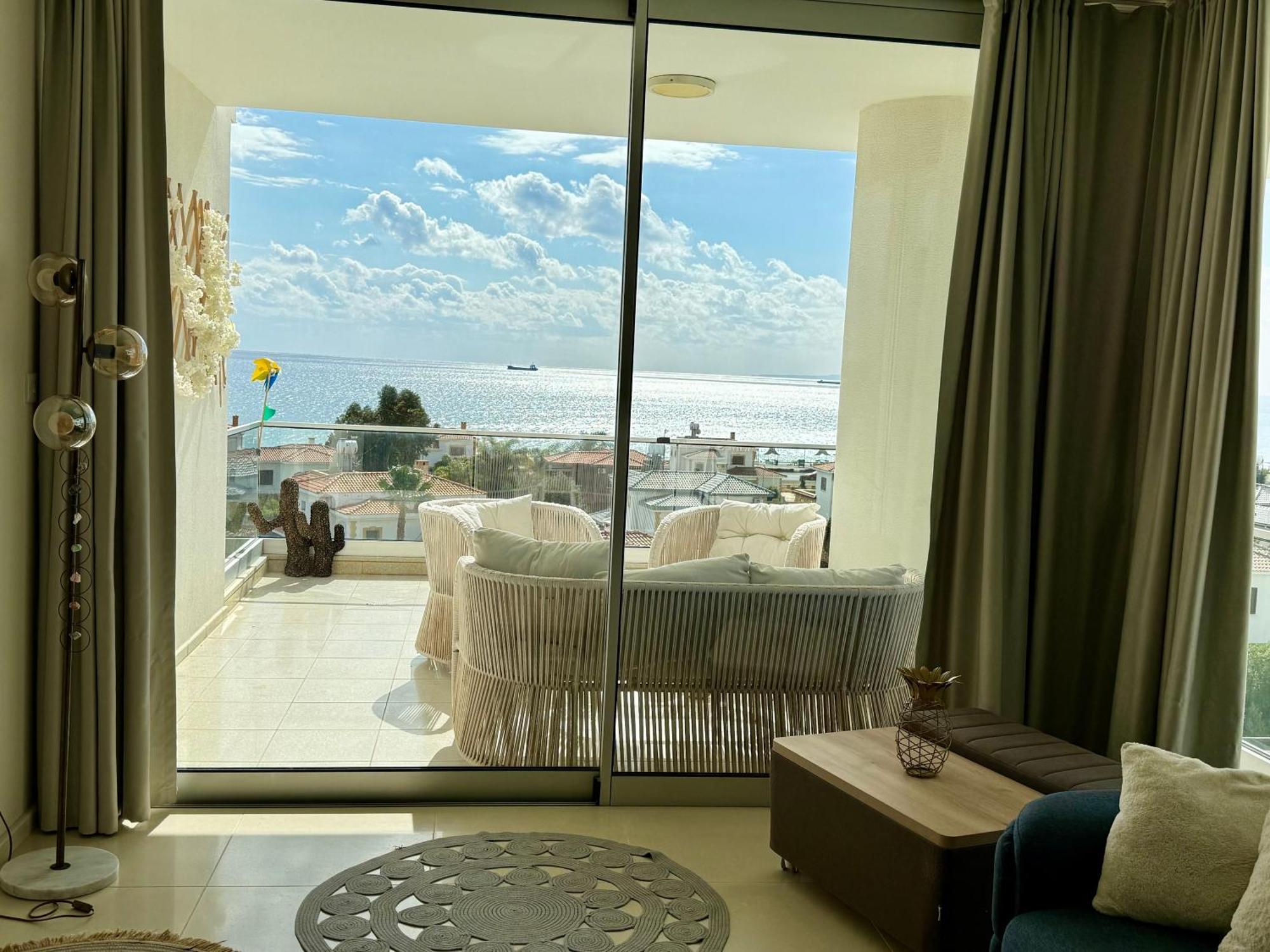 Sea View Suites By The Coast Фамагуста Экстерьер фото